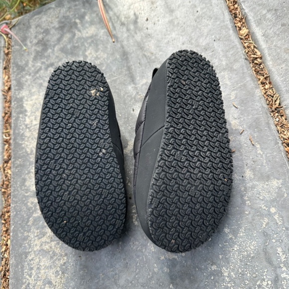 North face Mule black slippers children’s size 13 - Picture 3 of 5